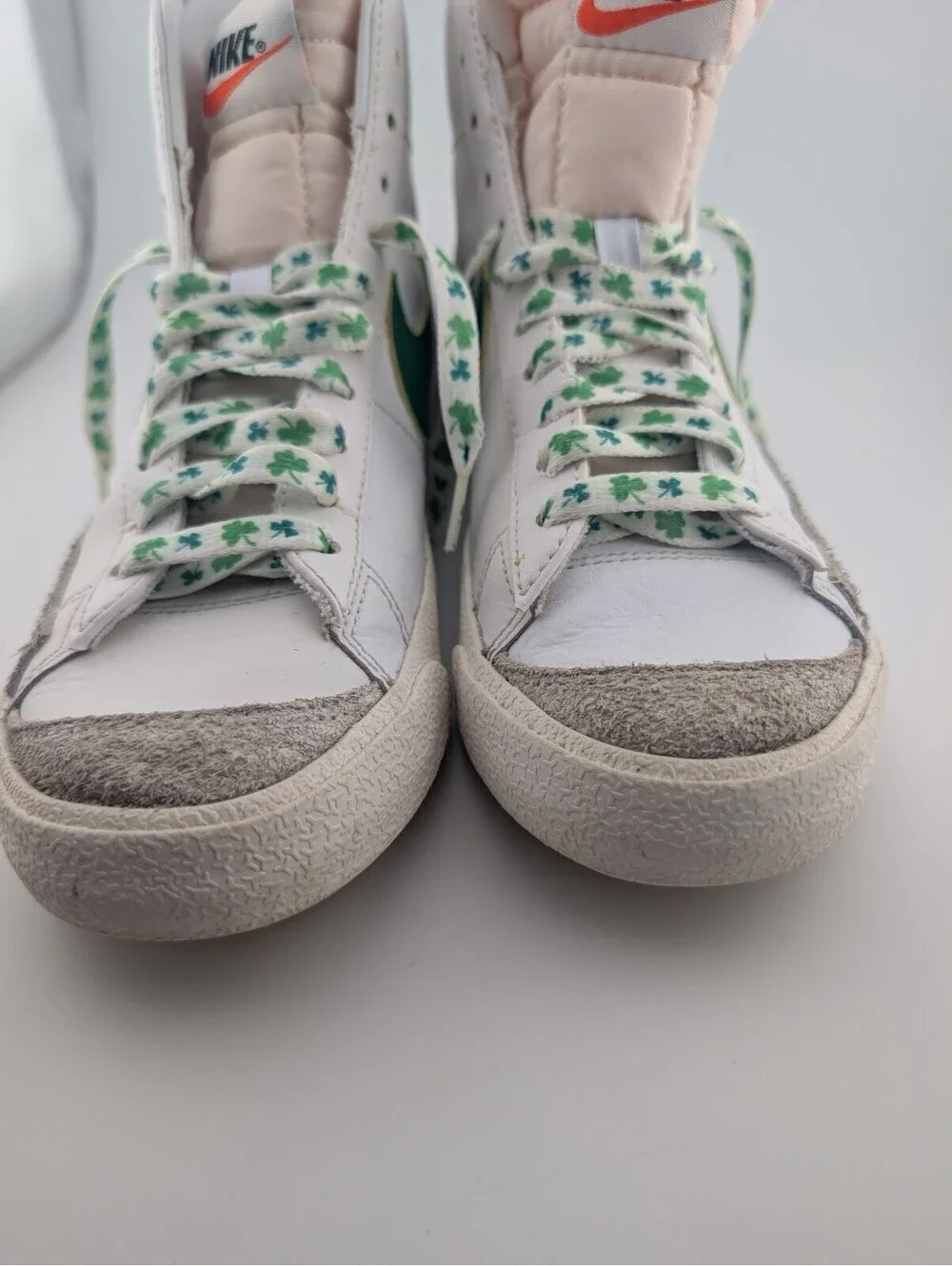 Nike Kids Sz 5.5 Blazer Mid '77 Vintage White Pine Green Sneakers Shamrock Laces